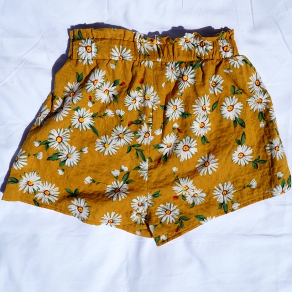 Zaful Flowy Flower Patterend Shorts - Picture 3 of 4